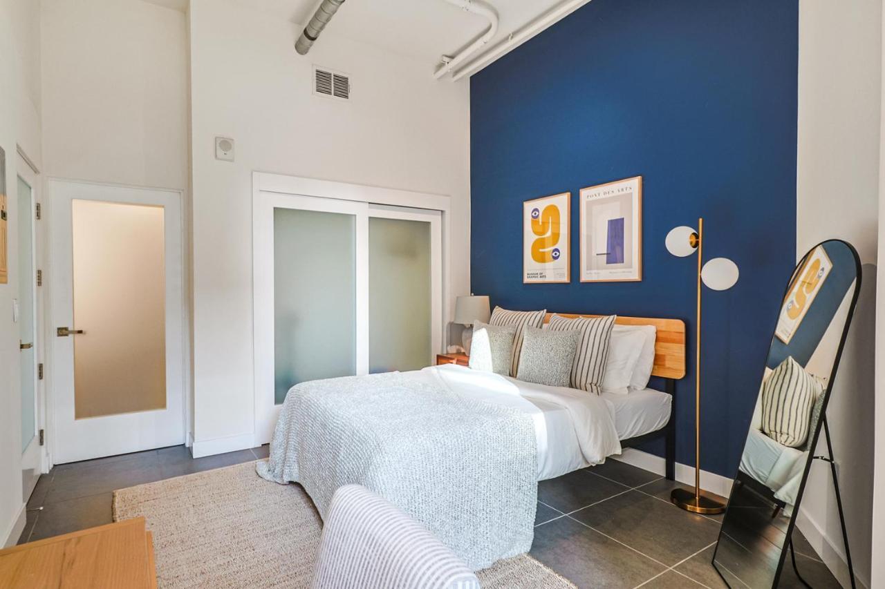 Sunny & Spacious 2bdr & 1bth In Downtown La *